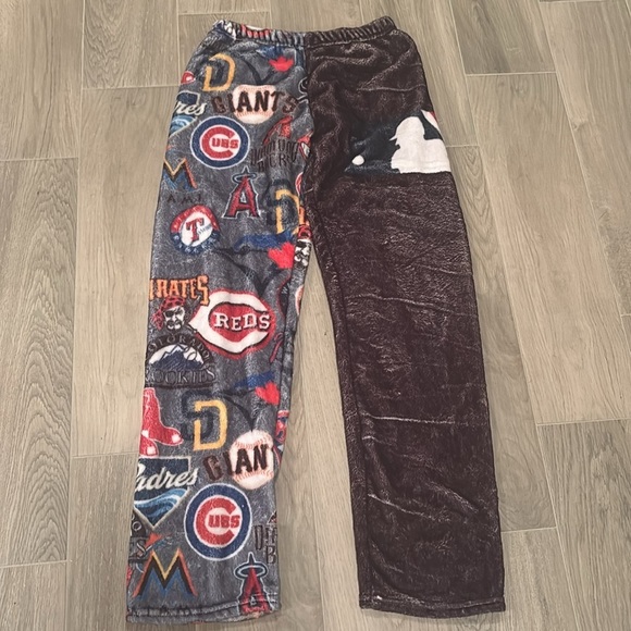 Boys MLB Fuzzy Pajama Pants Size 14/16 - Picture 2 of 6